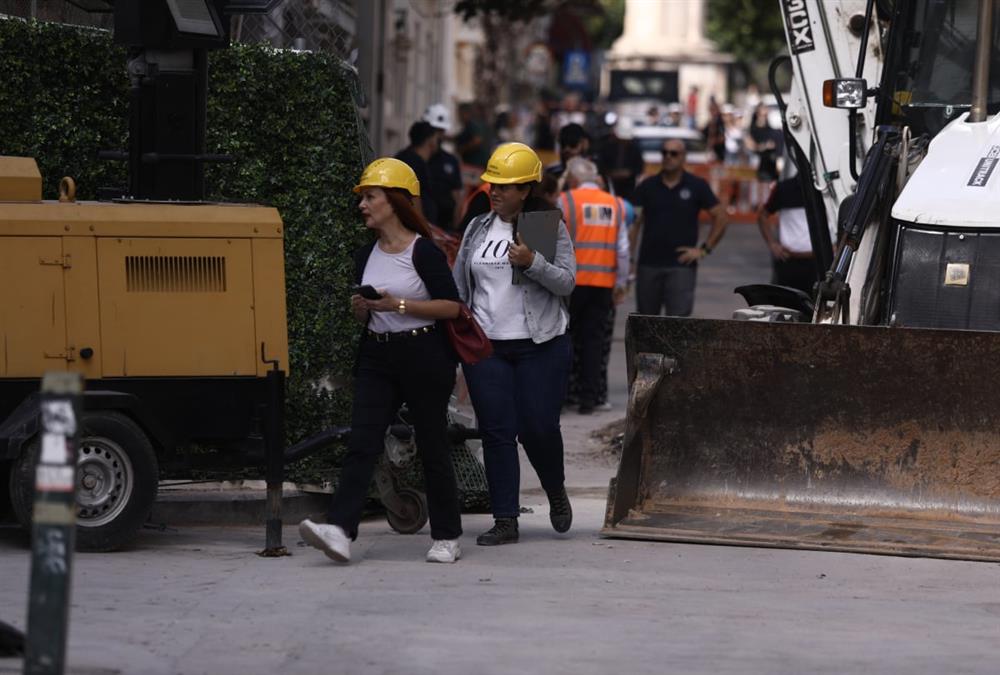 Από το διαμέρισμα των ηλικιωμένων η διαρροή φυσικού αερίου που προκάλεσε την έκρηξη στην Πλάκα - Τι βρήκε η ΔΑΕΕ