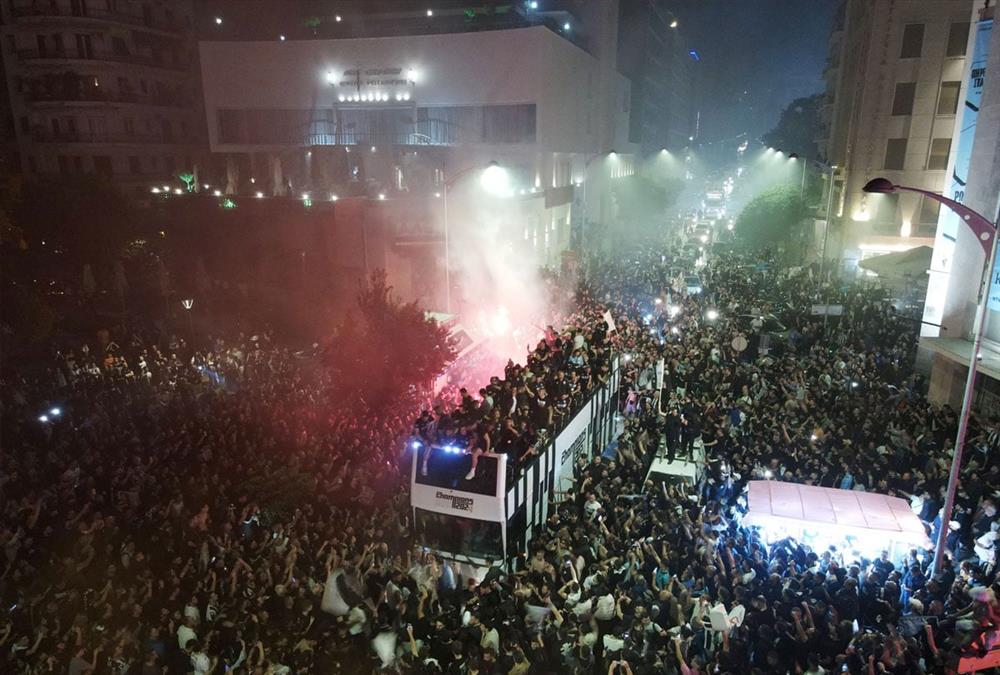 Πάρτι στη Θεσσαλονίκη: Αποθέωση για τον πρωταθλητή ΠΑΟΚ σε Τούμπα και Λευκό Πύργο!