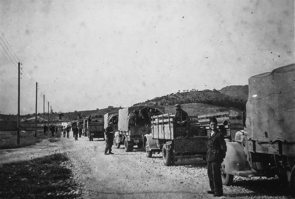 Οι συγκλονιστικές φωτογραφίες - ντοκουμέντα από την εκτέλεση των «200» στην Καισαριανή