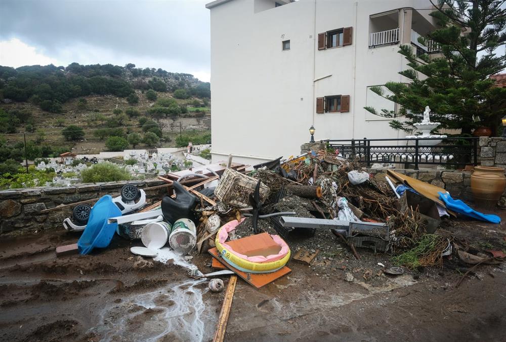 Εικόνες βιβλικής καταστροφής στην Κρήτη: Λάσπες παντού και απόγνωση