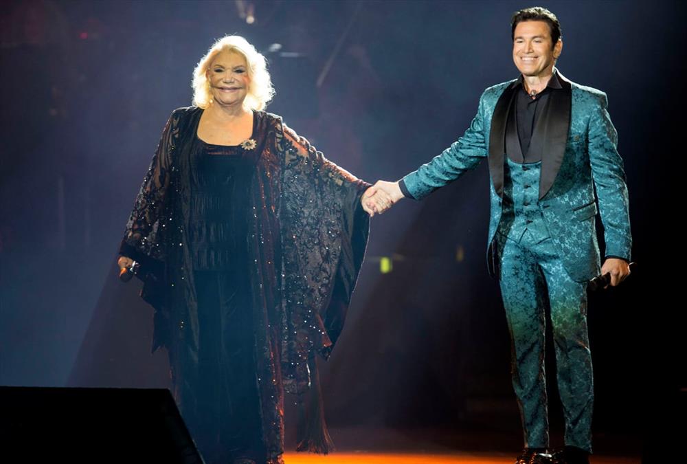 Πέθανε η εμβληματική τραγουδίστρια Μαρινέλλα - Η ζωή και το σπουδαίο έργο της