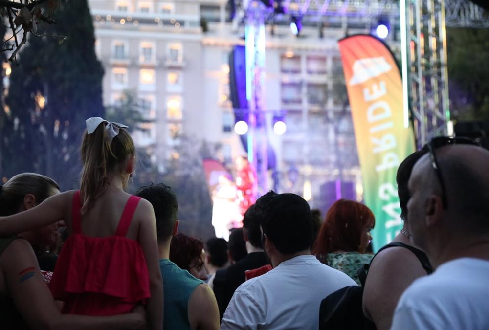 Athens Pride 2026: Ένα απέραντο ουράνιο τόξο το κέντρο της Αθήνας - Πλήθος κόσμου στη μεγάλη γιορτή υπερηφάνειας