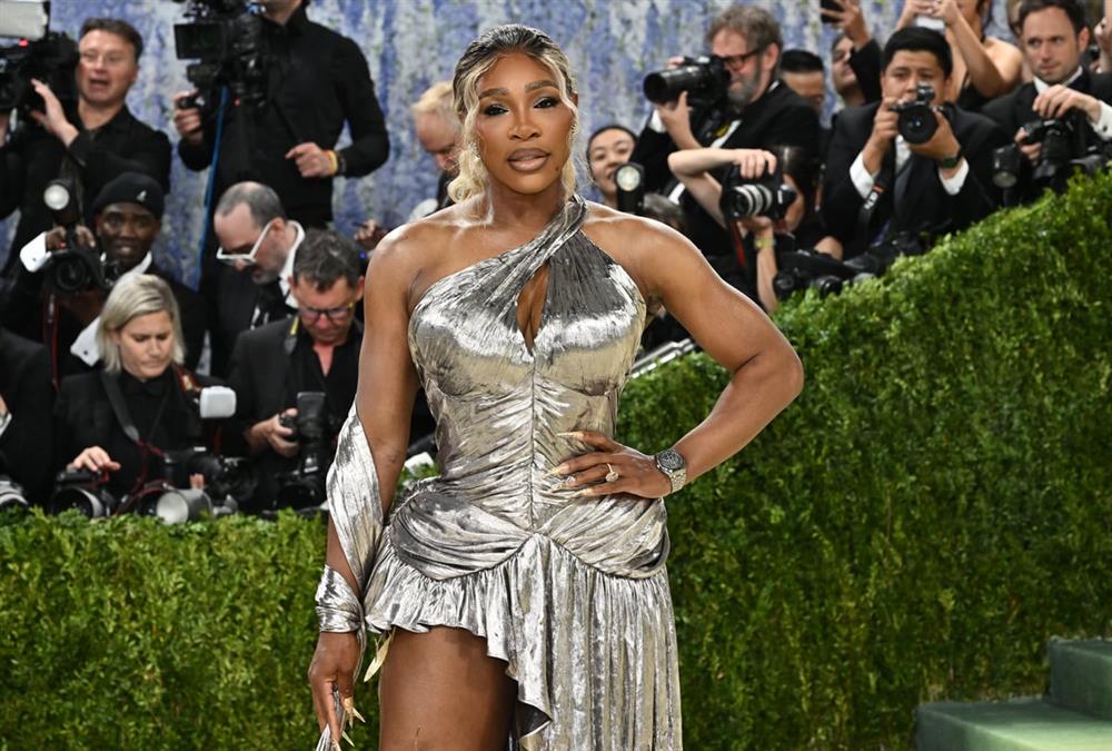 Met Gala 2026: Λάμψη, προκλήσεις και εντυπωσιακές επιστροφές στο κόκκινο χαλί
