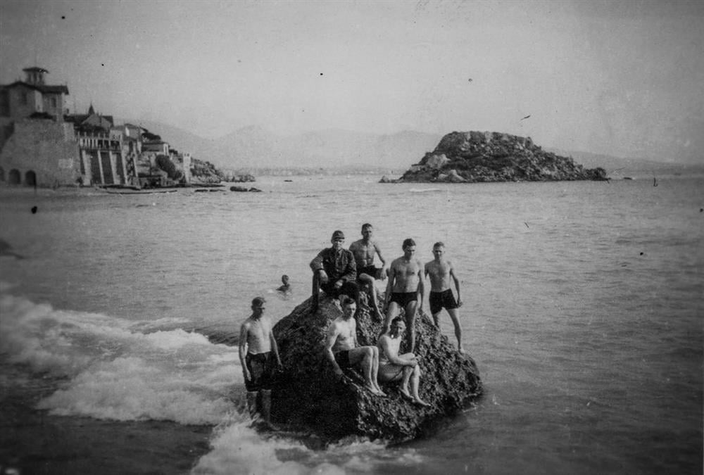 Οι συγκλονιστικές φωτογραφίες - ντοκουμέντα από την εκτέλεση των «200» στην Καισαριανή