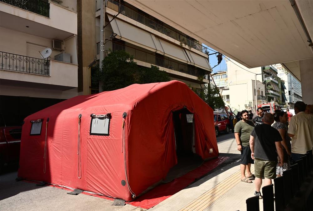 Κατάρρευση πολυκατοικίας στα Πετράλωνα: Εικόνες απόλυτης καταστροφής - Άμορφη μάζα το 4ώροφο κτίριο