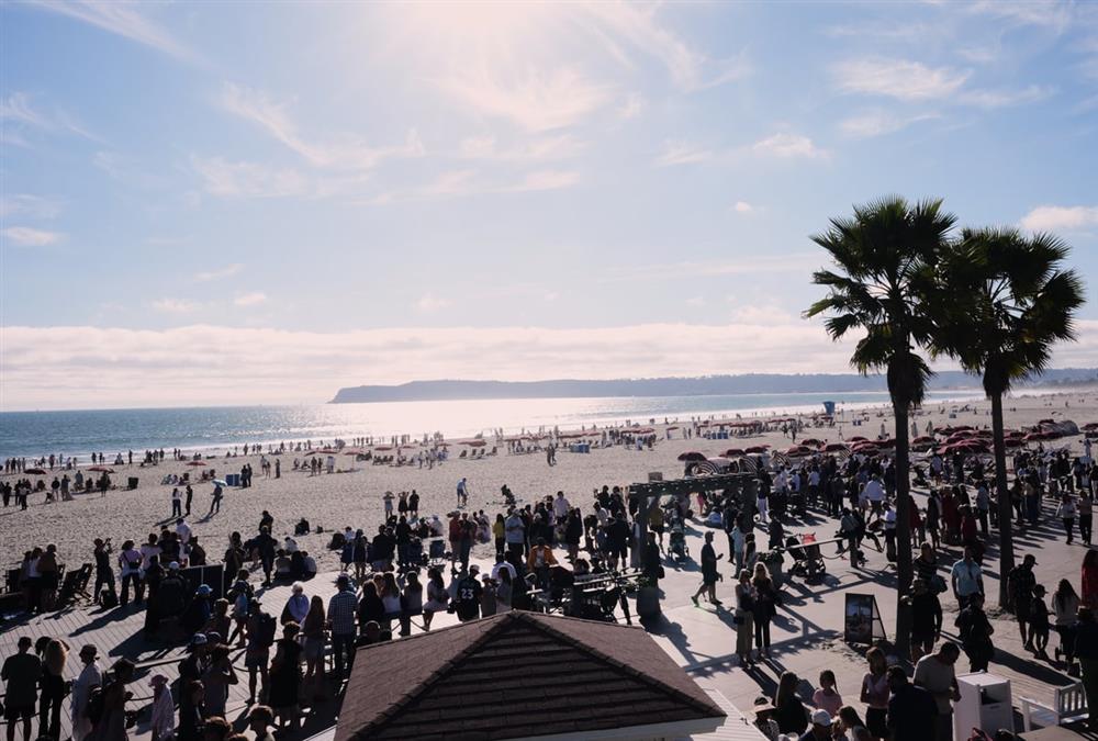 Artemis ΙΙ: Οι αστροναύτες επέστρεψαν στη Γη μετά το ιστορικό ταξίδι στη Σελήνη (gallery)