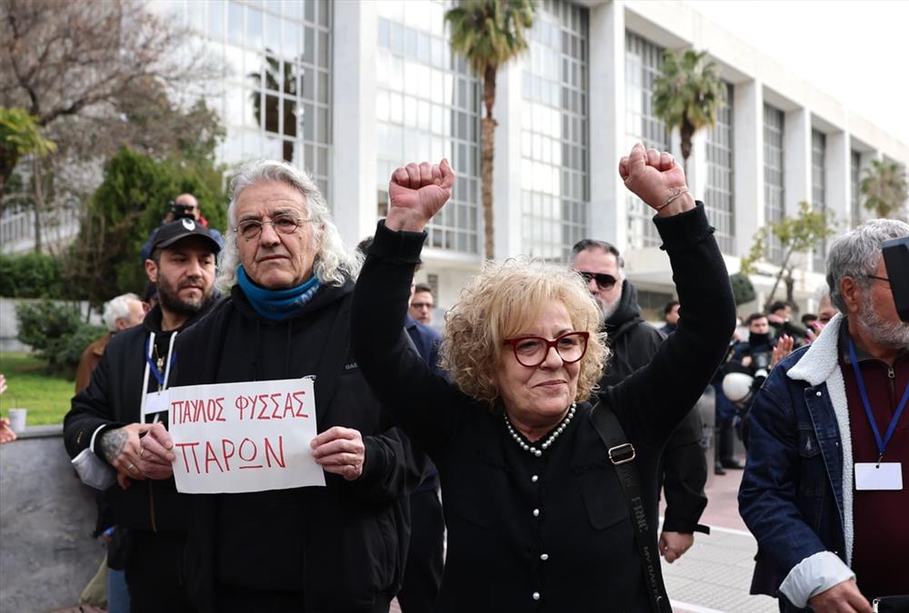 «Σήμερα νίκησε η αλληλεγγύη και η ειρήνη»: Ένοχοι στο Εφετείο και οι 42 κατηγορούμενοι της Χρυσής Αυγής