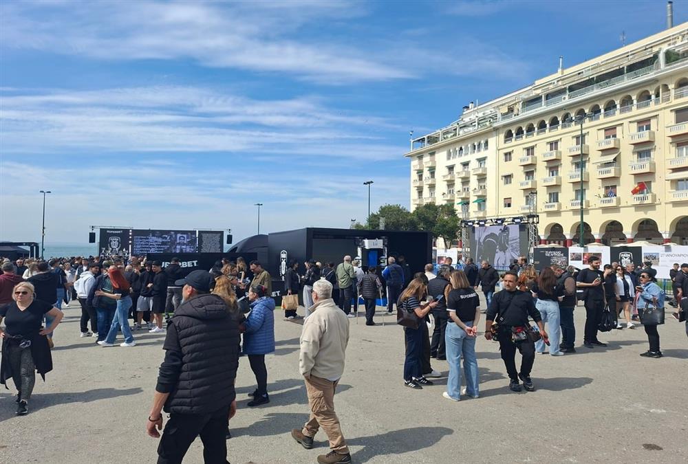 Ο ΠΑΟΚ γιορτάζει έναν αιώνα ζωής: Συγκίνηση, περηφάνια και πολλές εκπλήξεις στην ασπρόμαυρη πλατεία Αριστοτέλους