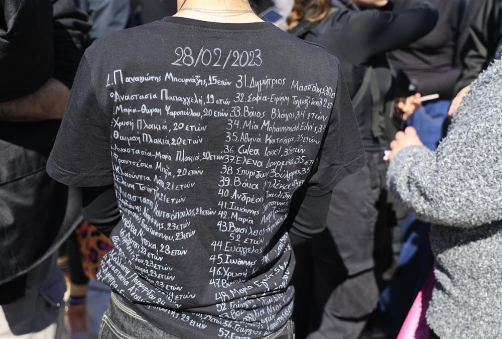 Τέμπη 3 χρόνια μετά: Μεγαλειώδης συγκέντρωση στο Σύνταγμα - Λαοθάλασσα με αίτημα για δικαιοσύνη