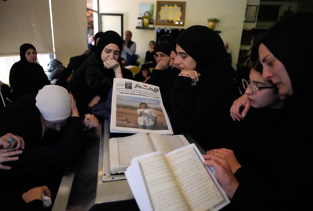 Το όνομά της ήταν Αμάλ Χαλίλ: Νεκρή δημοσιογράφος στον Λίβανο, σε ισραηλινούς βομβαρδισμούς