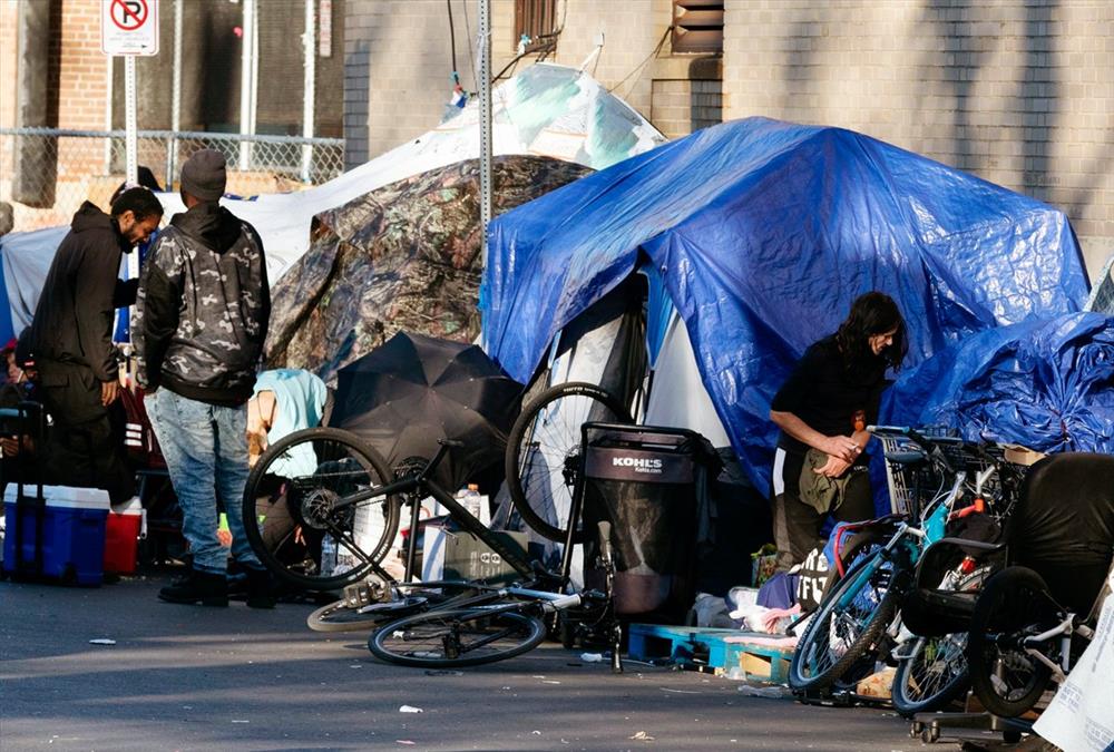 Στην Καλιφόρνια των ΗΠΑ η πανδημία έφυγε αφήνοντας πίσω της δεκάδες χιλιάδες νέο – άστεγους
