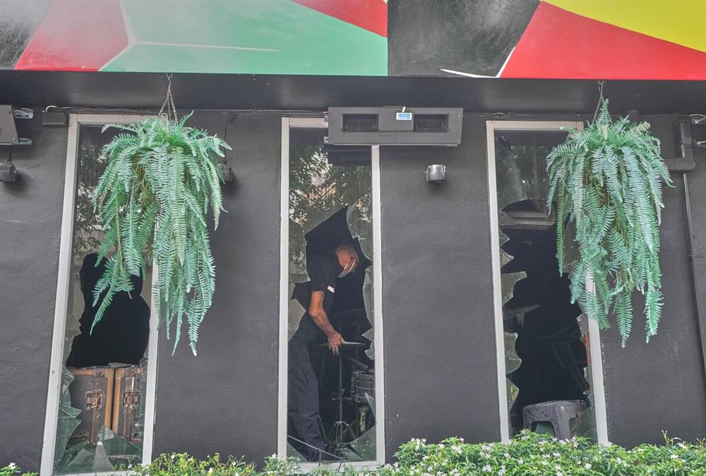 Κόλαση φωτιάς με 27 νεκρούς σε παμπ στην Μπανγκόκ (AP)