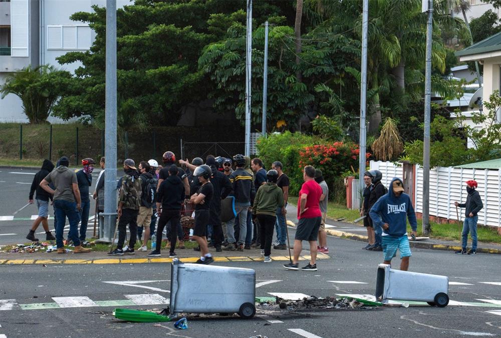 Τι συμβαίνει στη Νέα Καληδονία; Ταραχές, καταστολή, απαγορεύσεις έπειτα από απόφαση της γαλλικής εθνοσυνέλευσης