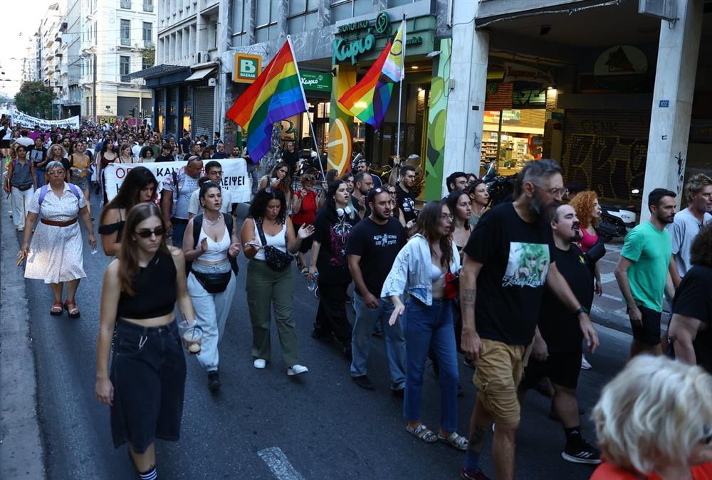 «Η Zackie θα μας λείψει»: Πορεία στο κέντρο της Αθήνας 8 χρόνια μετά τη δολοφονία του Ζακ Κωστόπουλου (ΙΝΤΙΜΕ)