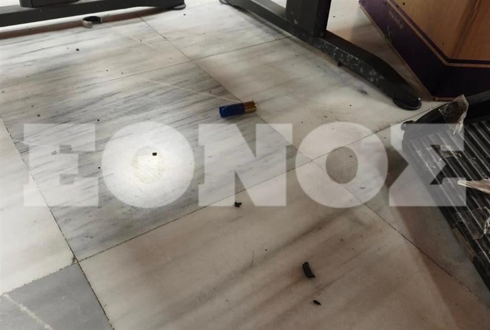 Θρίλερ στο κέντρο της Αθήνας: Δύο επιθέσεις με καραμπίνα σε ΕΦΚΑ Κεραμεικού και Εφετείο