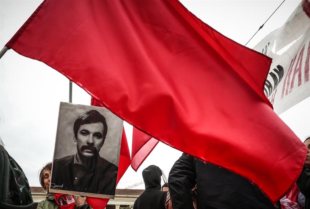 Μεγαλειώδεις συγκεντρώσεις για την εργατική Πρωτομαγιά - Πλήθος κόσμου στους δρόμους