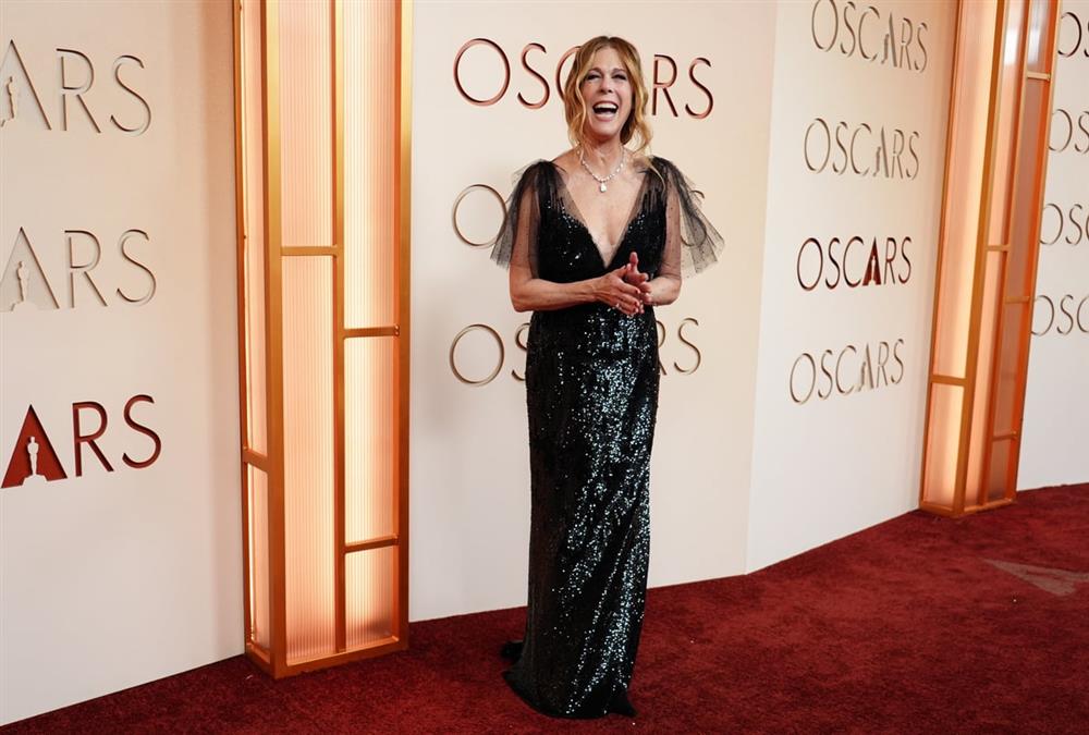 Όσκαρ 2026: Λάμψη, φτερά και couture δημιουργίες στο εντυπωσιακό κόκκινο χαλί