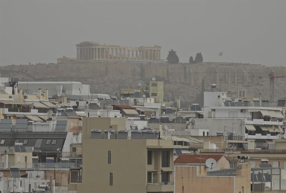 Αφρικανική σκόνη «σκεπάζει» τον ουρανό της Αθήνας