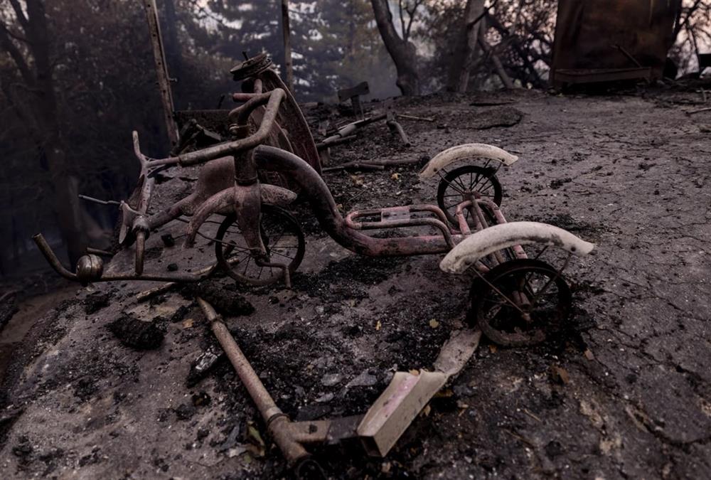 Πύρινη κόλαση στην Καλιφόρνια: Στάχτη χιλιάδες στρέμματα και δεκάδες σπίτια - Συγκλονιστικές εικόνες