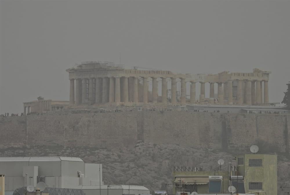 Αφρικανική σκόνη «σκεπάζει» τον ουρανό της Αθήνας