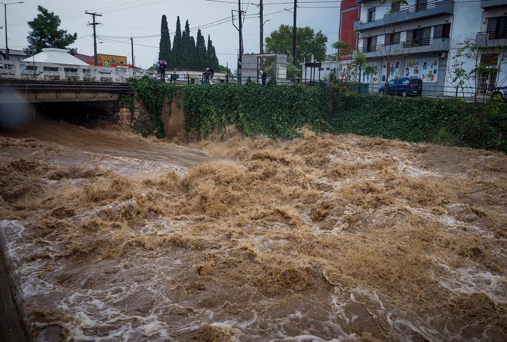 Προβλήματα σε Εύβοια, Ρόδο και Σκιάθο