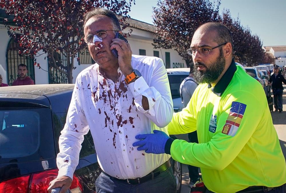 Απέραντη θλίψη στην Ισπανία μετά το πολύνεκρο σιδηροδρομικό δυστύχημα