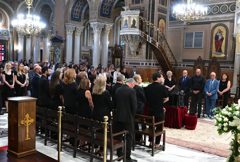 Ράγισαν καρδιές στο τελευταίο «αντίο» στη Μάρω Κοντού - Η Ελλάδα αποχαιρέτησε μία σπουδαία κυρία της τέχνης