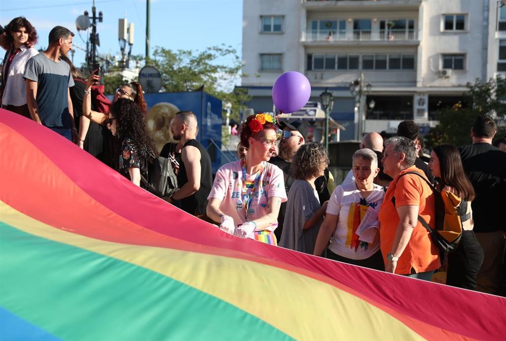 Athens Pride 2026: Ένα απέραντο ουράνιο τόξο το κέντρο της Αθήνας - Πλήθος κόσμου στη μεγάλη γιορτή υπερηφάνειας