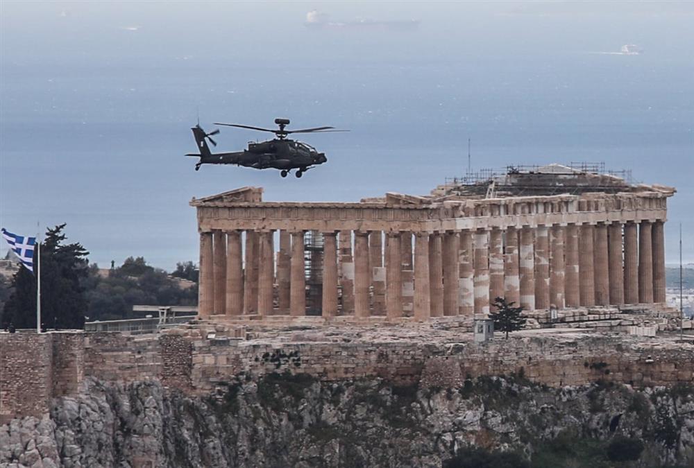 Η μεγάλη στρατιωτική παρέλαση για την 25η Μαρτίου στο Σύνταγμα - Τα νέα οπλικά συστήματα