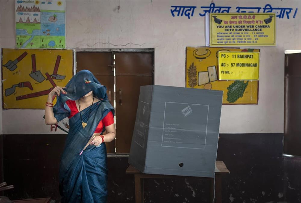 Ολοκληρώνονται οι μαραθώνιες εκλογές στην Ινδία: Στιγμιότυπα από όσα έγιναν πριν και μετά τις κάλπες