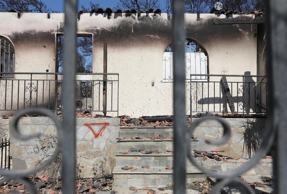 Η «μαύρη» καταγραφή των πυρκαγιών: 118 κτίρια κρίθηκαν «κόκκινα» - Ολοκληρώθηκαν 325 αυτοψίες στις πληγείσες περιοχές