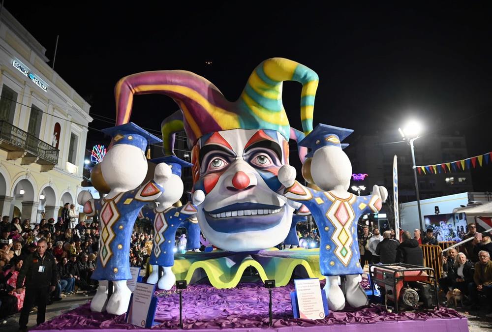 ΟΠΕΚΕΜΠΕΕ, λειψυδρία και ο «τζάμπας που πέθανε»: Εικόνες από φετινό Πατρινό Καρναβάλι