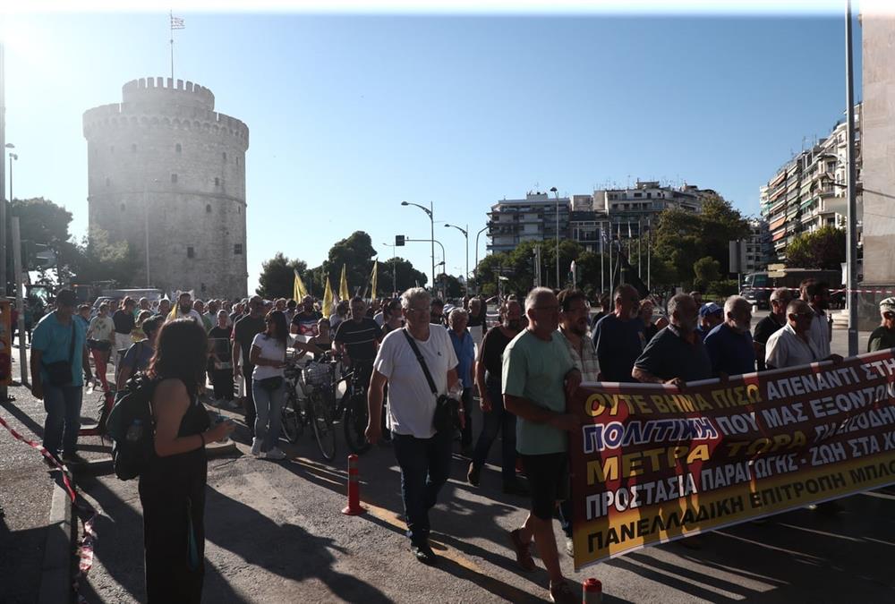 Μεγάλες πορείες στο κέντρο της Θεσσαλονίκης - Τουλάχιστον 13 προσαγωγές και 6 συλλήψεις (EUROKINISSI/INTIME)
