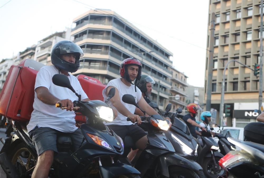 «Κόκκινη κάρτα» από τους διανομείς φαγητού: Στάση εργασίας την ώρα του τελικού του Μουντιάλ