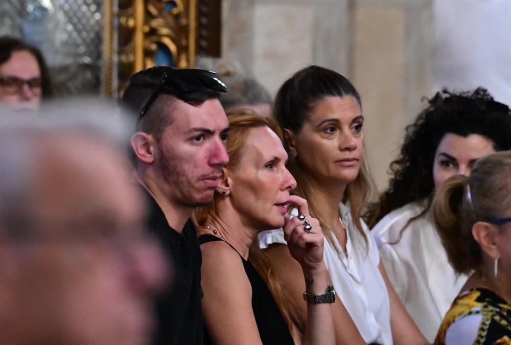 Ράγισαν καρδιές στο τελευταίο «αντίο» στη Μάρω Κοντού - Η Ελλάδα αποχαιρέτησε μία σπουδαία κυρία της τέχνης