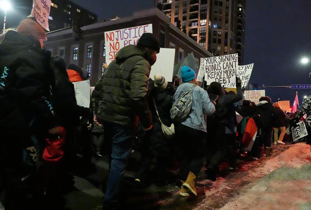 Μινεάπολη: Συγκρούσεις και συλλήψεις σε διαδηλώσεις κατά της ICE