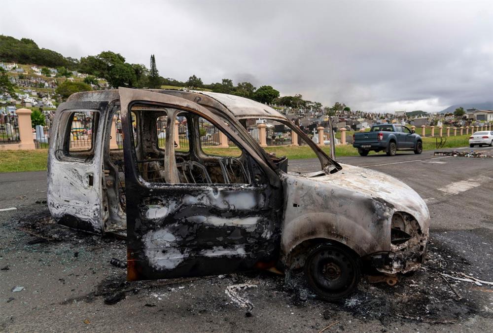 Τι συμβαίνει στη Νέα Καληδονία; Ταραχές, καταστολή, απαγορεύσεις έπειτα από απόφαση της γαλλικής εθνοσυνέλευσης