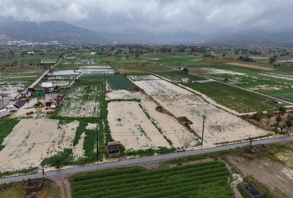 Εικόνες βιβλικής καταστροφής στην Κρήτη: Λάσπες παντού και απόγνωση