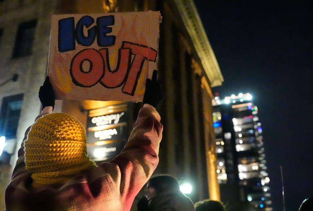 Μινεάπολη: Συγκρούσεις και συλλήψεις σε διαδηλώσεις κατά της ICE