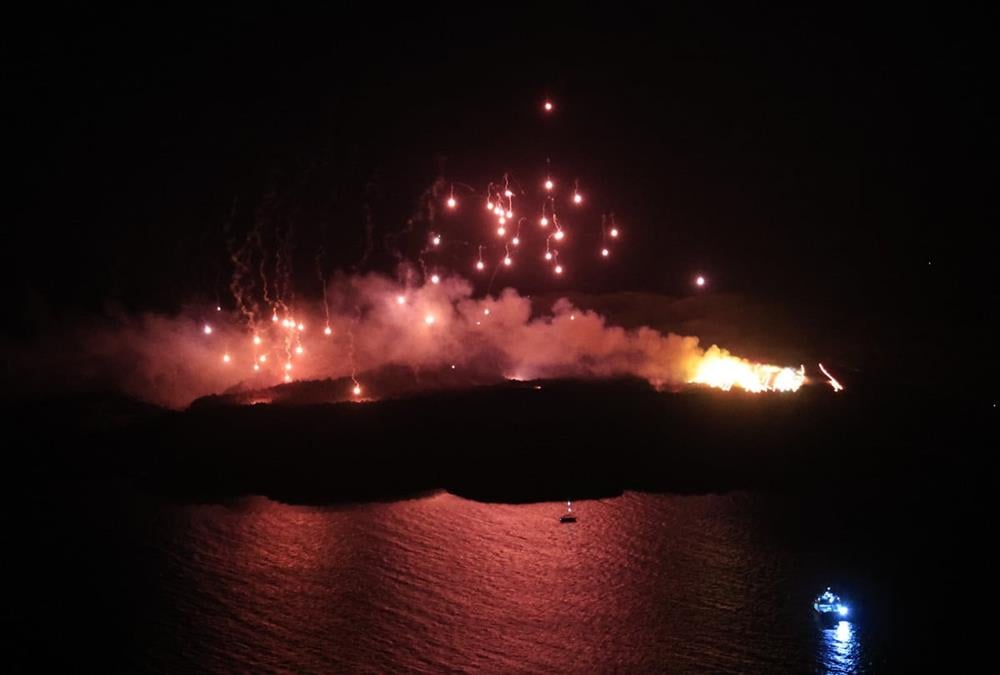 Καθηλωτικές εικόνες από την αναπαράσταση της έκρηξης του ηφαιστείου της Σαντορίνης