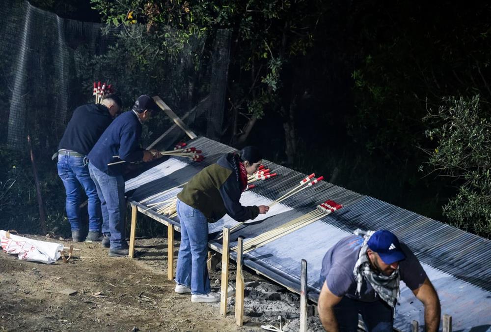 Πάσχα 2026 - Εντυπωσίασε για ακόμη μια χρονιά ο ρουκετοπόλεμος στον Βροντάδο Χίου