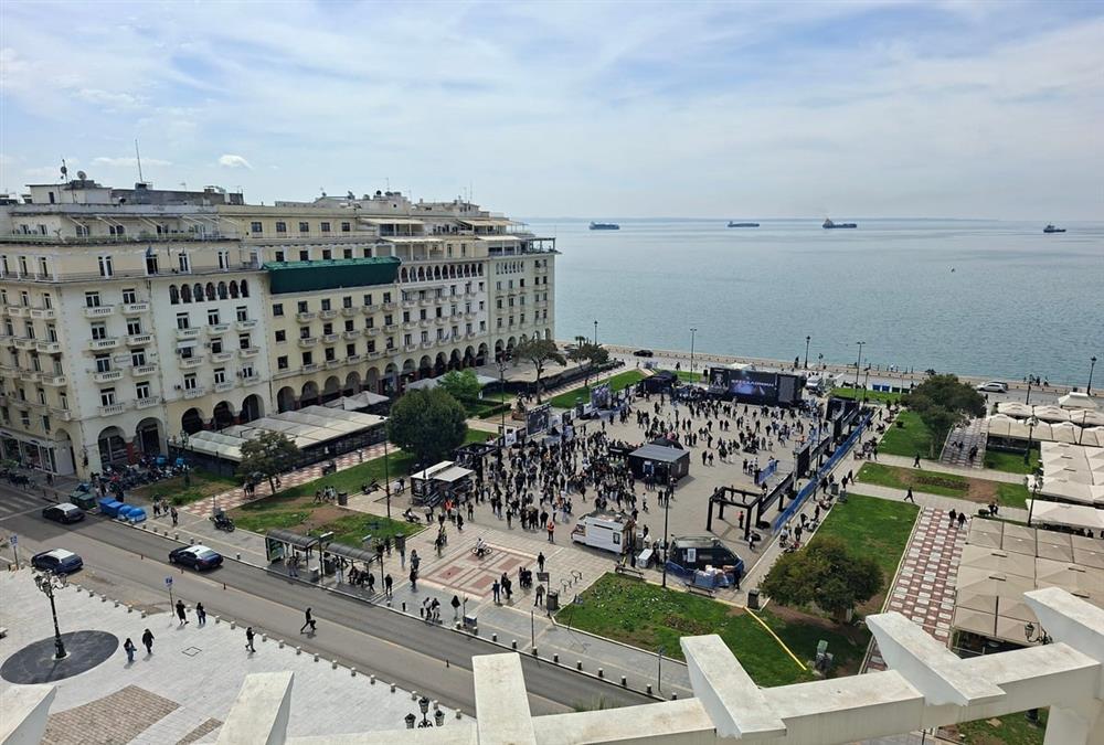 Ο ΠΑΟΚ γιορτάζει έναν αιώνα ζωής: Συγκίνηση, περηφάνια και πολλές εκπλήξεις στην ασπρόμαυρη πλατεία Αριστοτέλους