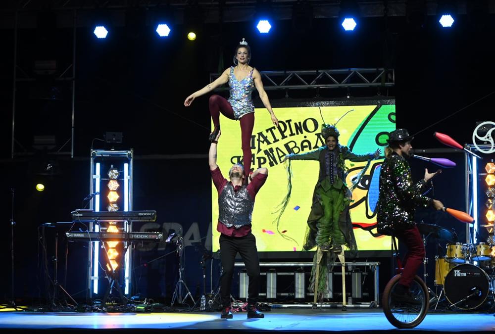 Το πατρινό καρναβάλι του 2026 έφτασε στο τέλος του: Καρέ-καρέ η τελετή λήξης