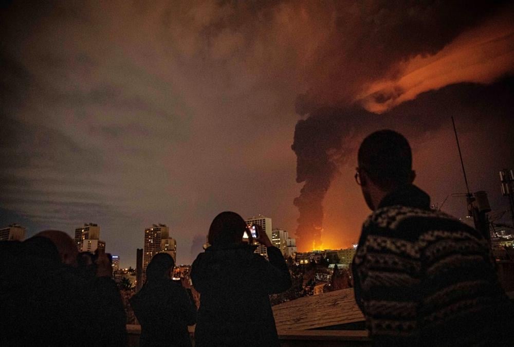 Φωτογραφίες από το Ιράν, το Ισραήλ και τον Λίβανο κατά τη δεύτερη εβδομάδα του πολέμου στο Ιράν