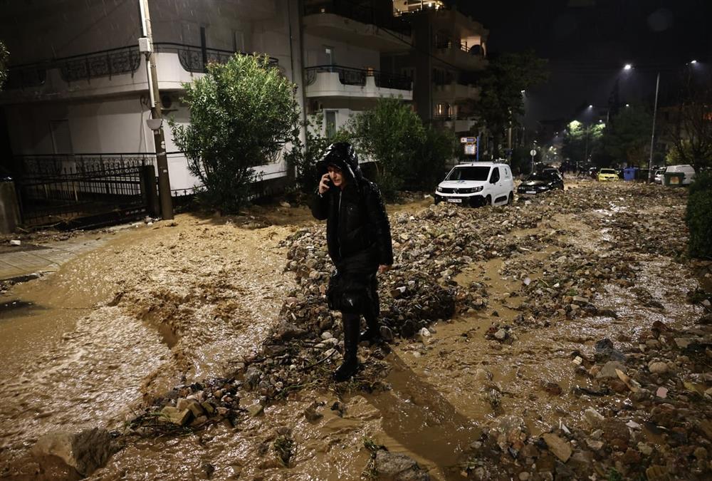 Εικόνες αποκάλυψης μετά το πέρασμα της κακοκαιρίας στην Αττική