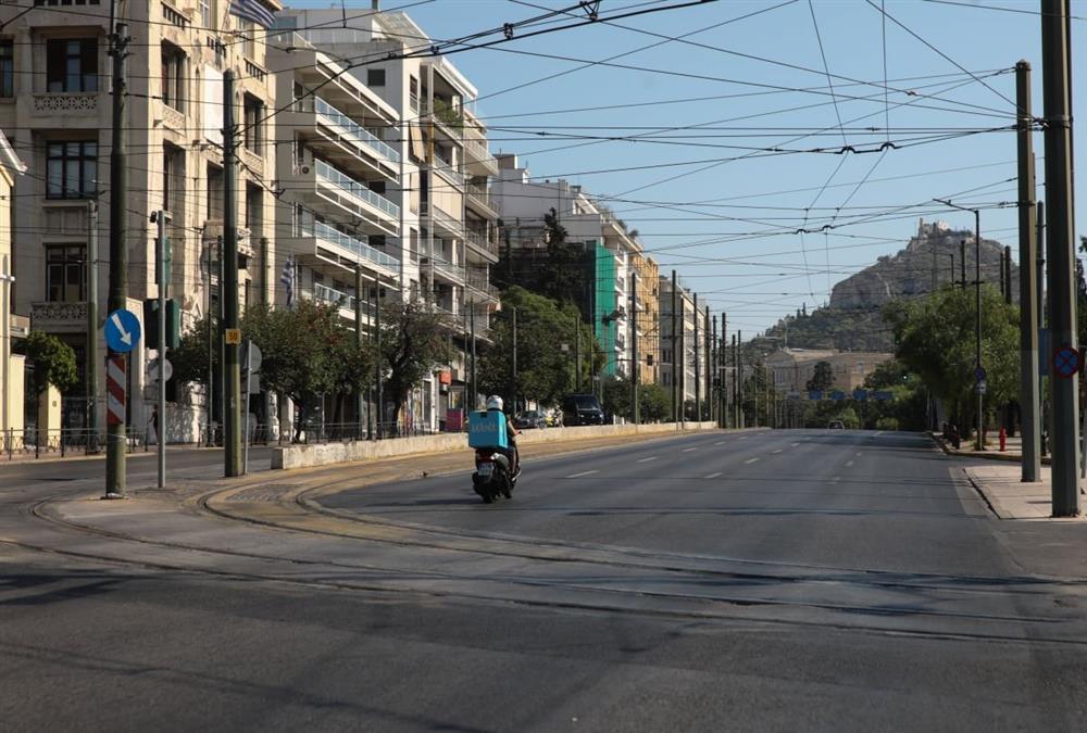 Αθήνα, νεκρή πόλη: Εικόνες σαν από ταινία αποκάλυψης - Έφυγαν όλοι λόγω Δεκαπενταύγουστου