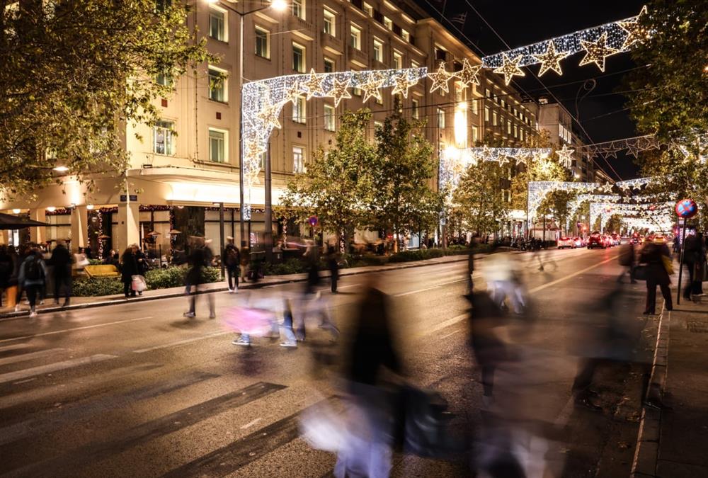 Στους ρυθμούς των Χριστουγέννων η Αθήνα - Οι δωρεάν εκδηλώσεις για μικρούς και μεγάλους