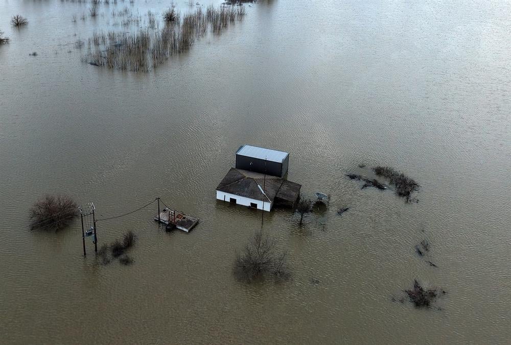 Αποκαρδιωτικές εικόνες από τον Έβρο: Τεράστια καταστροφή