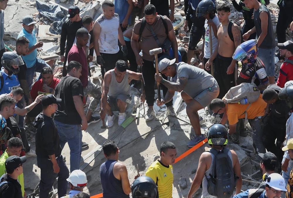 Εικόνες «Αποκάλυψης» στην Κολομβία, μετά τον ισχυρό σεισμό - Καρέ-καρέ οι μάχες στα συντρίμμια