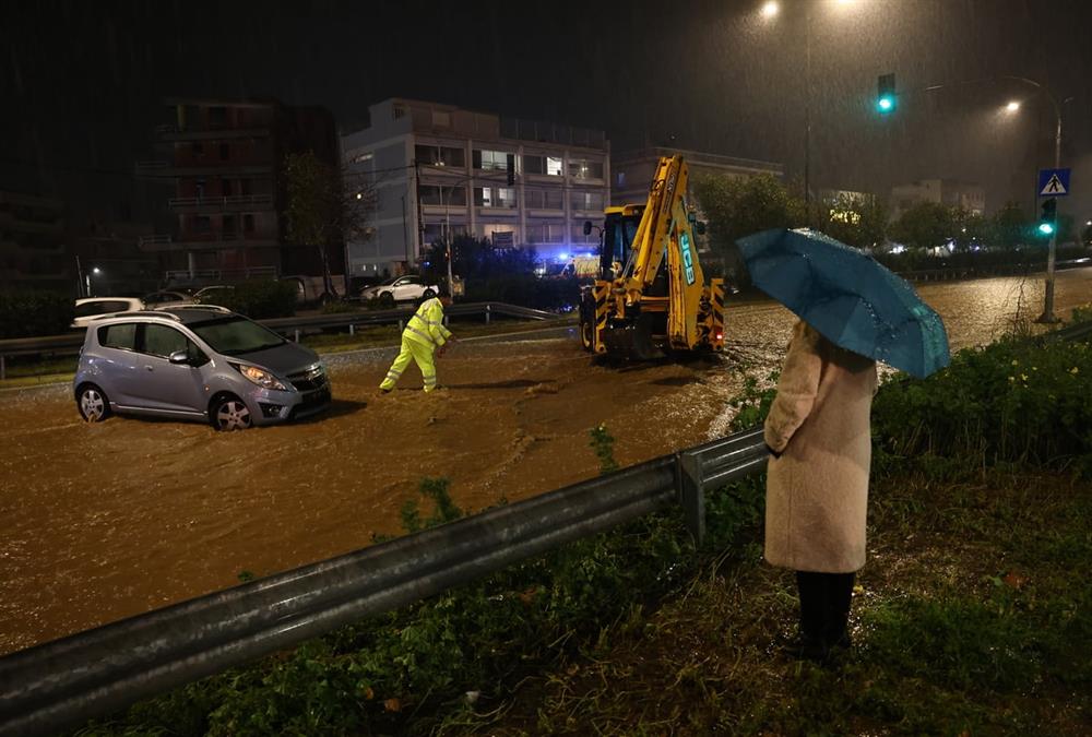 Εικόνες αποκάλυψης μετά το πέρασμα της κακοκαιρίας στην Αττική